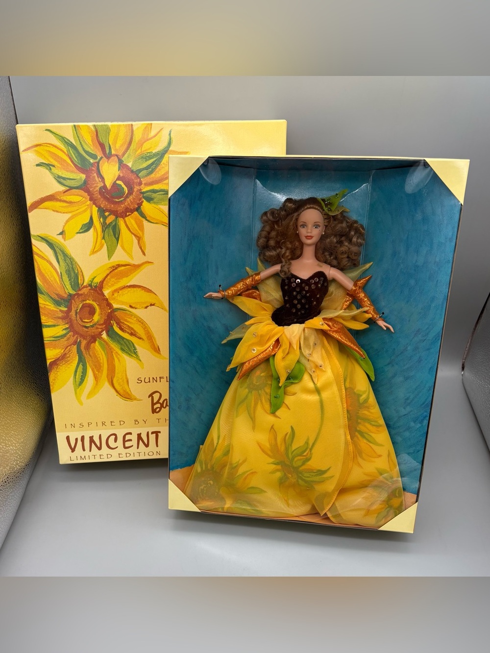 Vtg 1998 Barbie Sunflower Vincent Van Gogh Limited Edition Doll #19366 NIB